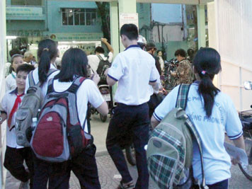 Học sinh chuyên đi học thêm... môn chuyên