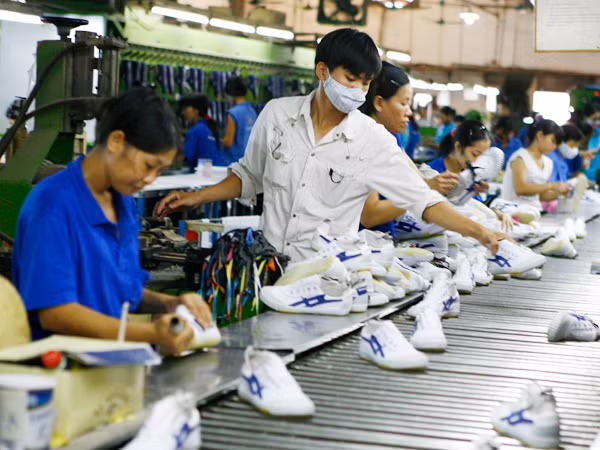 UB Kinh tế QH cho rằng khó đạt tăng trưởng 6% Ảnh: Hồng Vĩnh