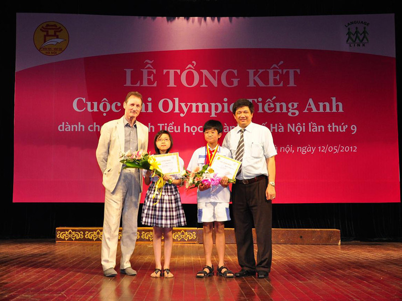 Sở GD&ĐT trao giải cuộc thi Olympic Tiếnh Anh