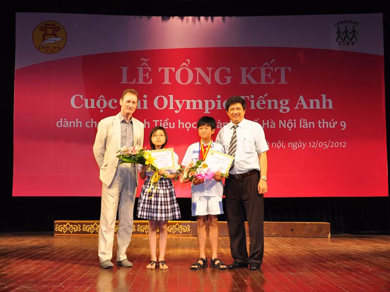 Sở GD&ĐT trao giải cuộc thi Olympic Tiếnh Anh