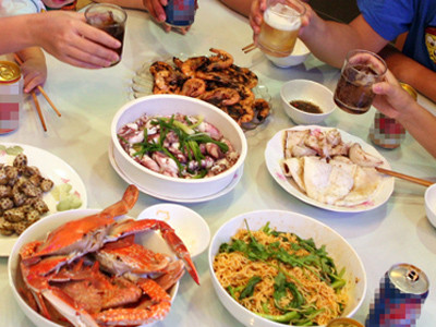 Vui tết không bị... mệt