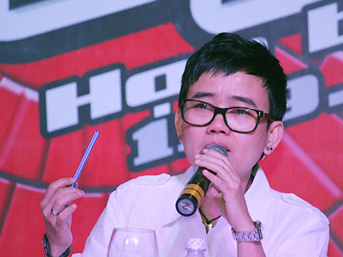 ‎The Voice: Câu chuyện giơ vòi cho... ong đốt