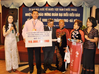 Kiều bào ủng hộ vùng lũ hơn 400 triệu đồng