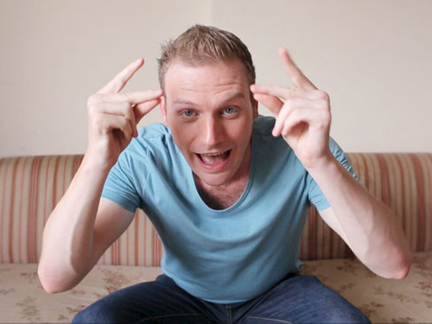 Chàng trai Mỹ tung clip làm xôn xao cư dân mạng