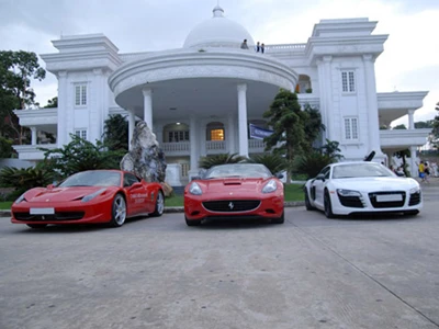 Thú chơi siêu xe của chồng sắp cưới Ngọc Thạch