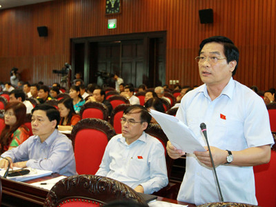 Dự thảo Nghị quyết lấy phiếu, bỏ phiếu tín nhiệm thu hút nhiều ý kiến của ĐBQH Ảnh: ttxvn