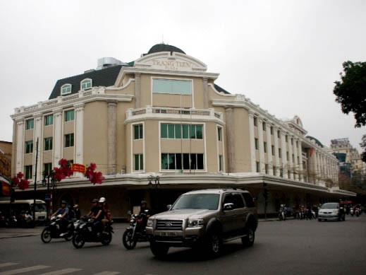 Bố chồng Tăng Thanh Hà và 'canh bạc' Tràng Tiền Plaza