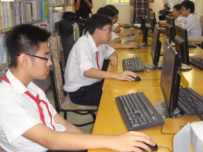 Bi hài mẹ trẻ bỏ con, không bỏ game