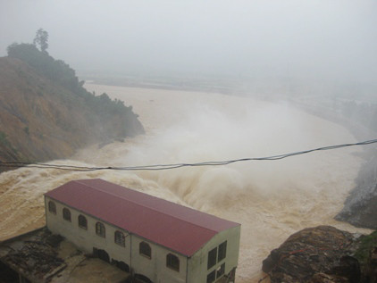 Miền Trung khốn khó vì lũ lên nhanh
