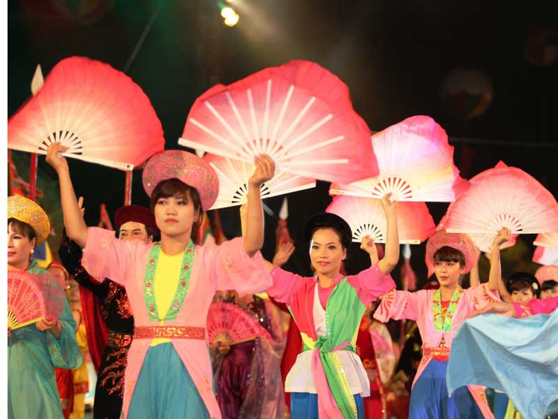 Rực rỡ đêm hội Carnaval Hạ Long