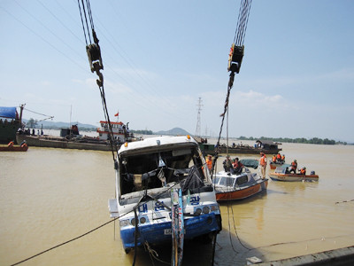 Cơ quan công an nói về vụ xe khách bị lũ cuốn