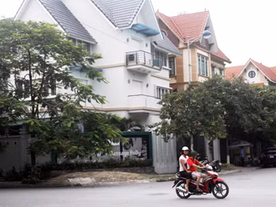 Nhà đất cuối năm càng giảm giá càng ế