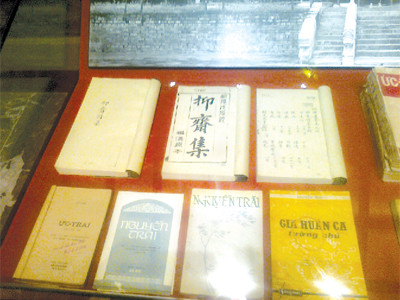 Nhọc nhằn Bảo tàng văn chương