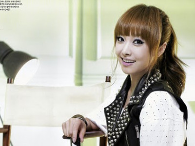 ‘Thủ lĩnh’ f(x) rạng ngời trên Céci