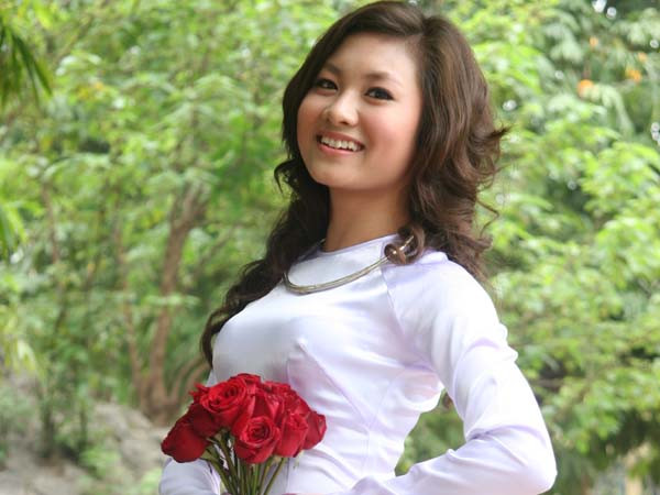 Bởi vì em mặc áo dài trắng dễ thương...