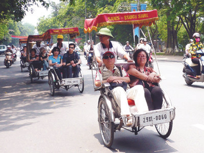 Xích lô Hà Nội: Quản chặt thay vì cấm