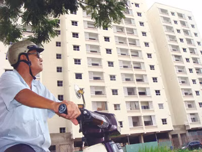 Ông Dương Sanh (70 tuổi) nói: “Dự án chung cư Tân Mỹ lình xình hoài không xong”. Ảnh: Đại Dương