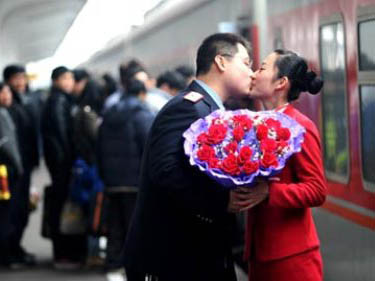 Trai Trung Quốc tuyển vợ bằng... tiền