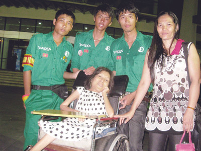 Xuyên Việt trên xe lăn