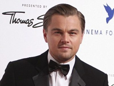 Chàng Jack của Titanic vẫn hút hồn ‘chân dài’