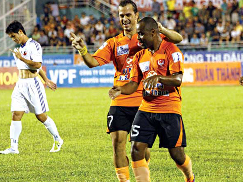 Tuyển Việt lại mời cầu thủ từ trời Tây!