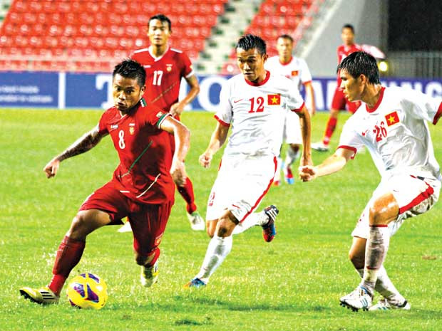 Tuyển Việt Nam: cái gì cũng hay, trừ.... đá bóng