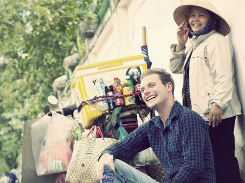 Anh Tây hát nhạc Trịnh