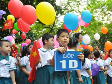 Trường học cơi nới đón 'heo vàng'