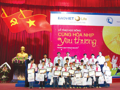 Bảo Việt Nhân thọ hỗ trợ trẻ em nghèo