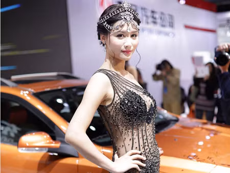 Nhan sắc đổ bộ triển lãm Thượng Hải 2013