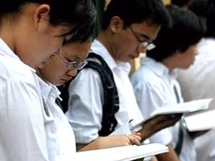 Tuyển sinh ĐH, CĐ 2013: Ngổn ngang toan tính