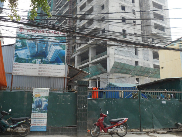 Hai công nhân bị sập giàn giáo đã tử vong