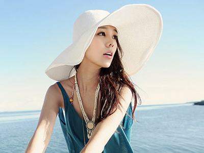 Mũ vành rộng cực xinh cho chuyến đi biển