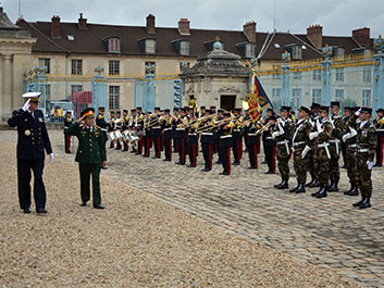 Tổng Tham mưu trưởng QĐND Việt Nam thăm Pháp