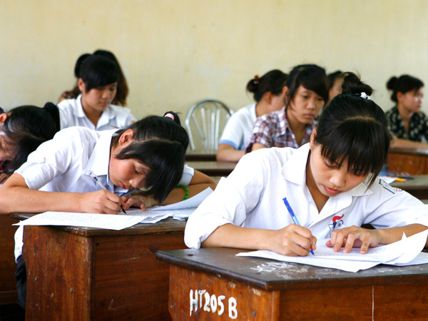 Trong giờ thi môn Văn ở điểm thi Cao đẳng mẫu giáo T.Ư Ảnh: Hồng Vĩnh