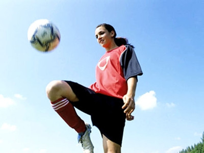 Tổn thương khớp gối liên quan với chu kỳ kinh?