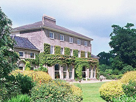 Vì sao ông chủ WikiLeaks quyết định tự nộp mình?