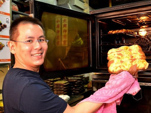 Cử nhân bỏ lương 5.000 đô đi bán mỳ tôm