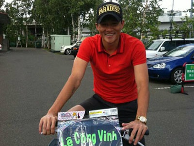 Món quà cảm động của fan Nhật tặng Công Vinh