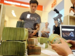 Áp dụng mức 'trần' lãi suất mới 13%