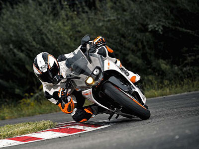 Cận cảnh motor KTM RC390