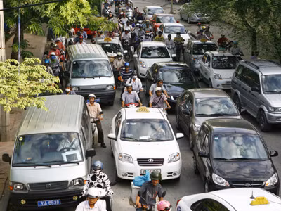 Để được cấp bằng lái xe mới, học viên phải học cấp cứu tai nạn giao thông	Ảnh: Hồng Vĩnh