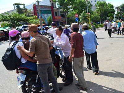 Cò quấy nhiễu sĩ tử về quê