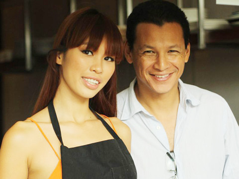 Hà Anh học nấu ăn với đầu bếp nổi tiếng TG