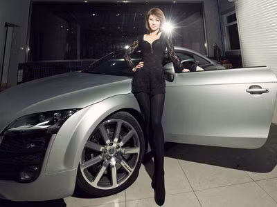 Quyến rũ bên 'xế độ' Audi