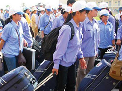 11 tháng của năm 2012, cả nước đưa được hơn 70.000 lao động đi làm việc ở nước ngoài, mới chỉ đạt trên 70% kế hoạch đặt ra - Ảnh minh họa