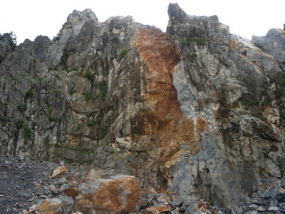 Lại ba người bị đá đè chết ở núi sét đánh trúng mìn