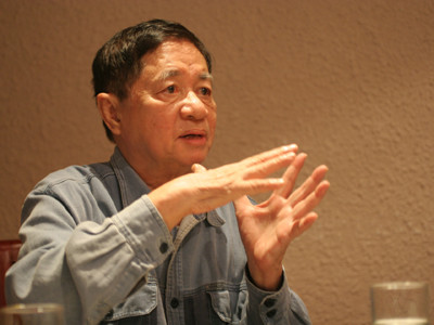 Thầy Hiến với học trò