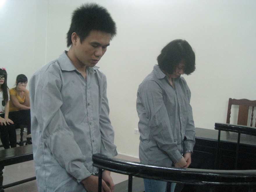 Đôi tình nhân buôn người lấy tiền trả nợ