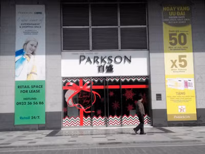 Cảnh vắng hoe ở những khu mua sắm hạng sang